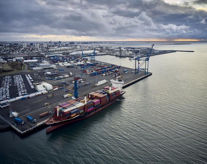 选择国际快递公司时,时效和价格哪个更重要? 选择国际快递公司时,时效和价格哪个更重要?