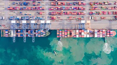 一艘泰国油轮安全通过霍尔木兹海峡！