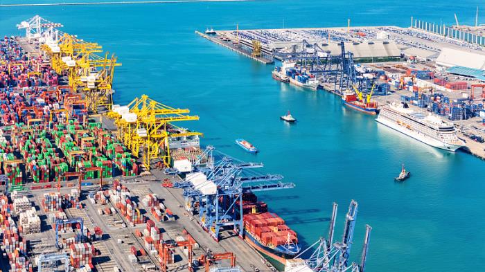 CT体检车开进货场，AI健康管家上线