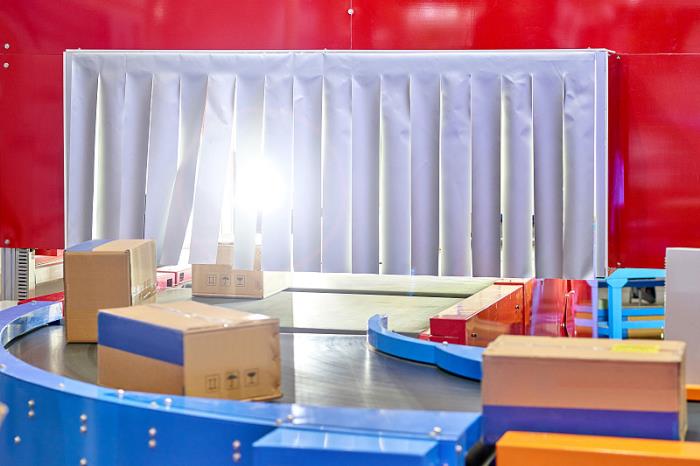 安理会就伊朗遭袭举行紧急会议 多国代表呼吁冲突方重回谈判