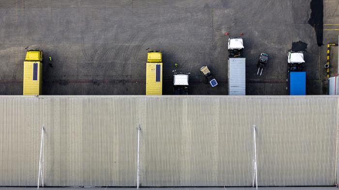 DHL暂停加拿大运输业务