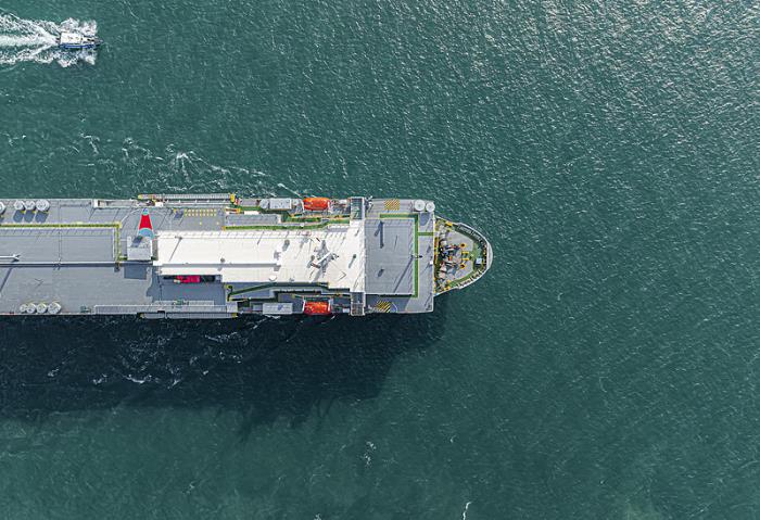 突发！美军舰冲绳失火，烧了15小时还没灭...