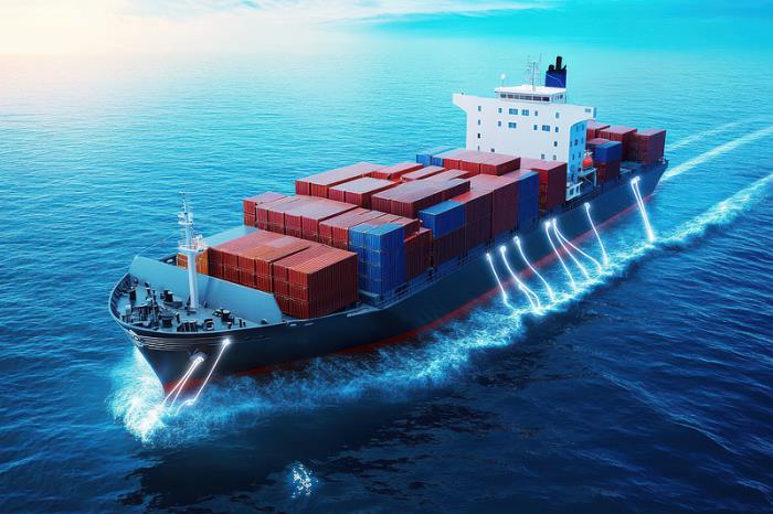 国内首艘甲醇双燃料集装箱船完成国产绿色甲醇加注