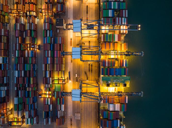 一架执行维和任务的非盟军用直升机在索马里首都坠毁