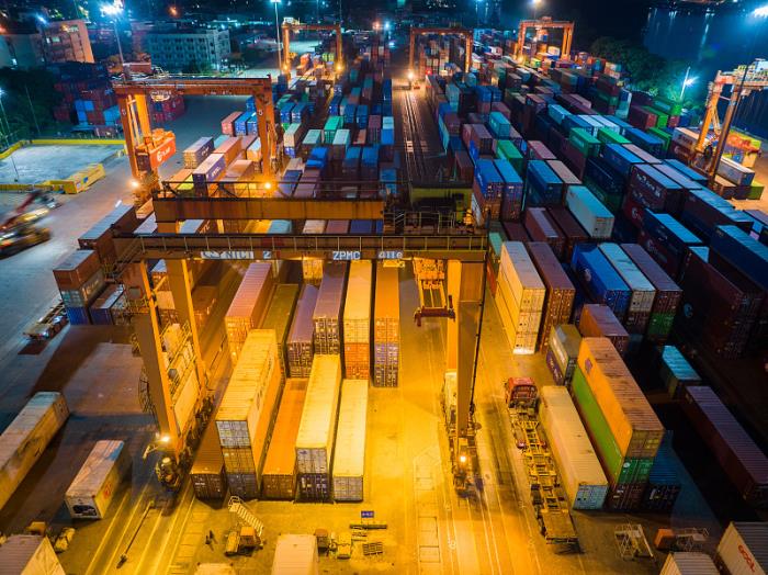 一渔船与货船相撞翻扣,有人员失联! 一渔船与货船相撞翻扣,有人员失联!