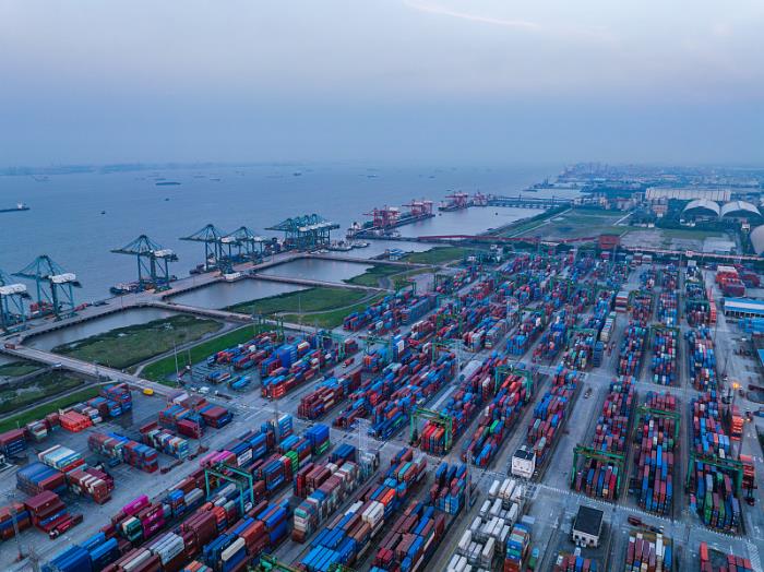 招商南油：前三季度净利降逾四成