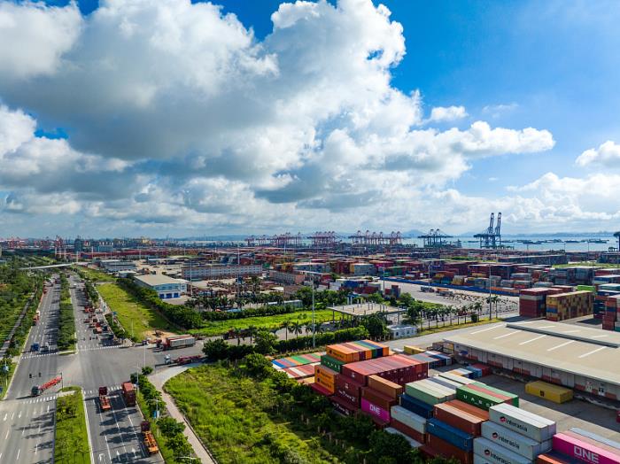 国际海运鹿特丹港2025上半年货运量同比降4.1%（折射欧洲贸易活力不足）