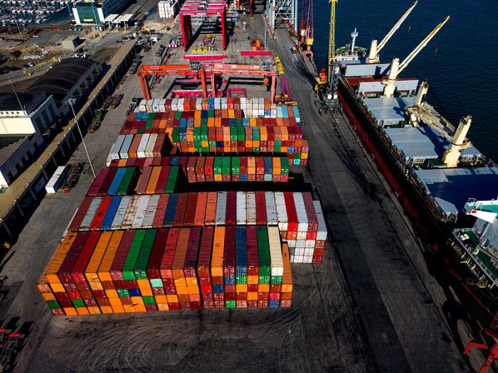 东方海外全年净利25.8亿美元