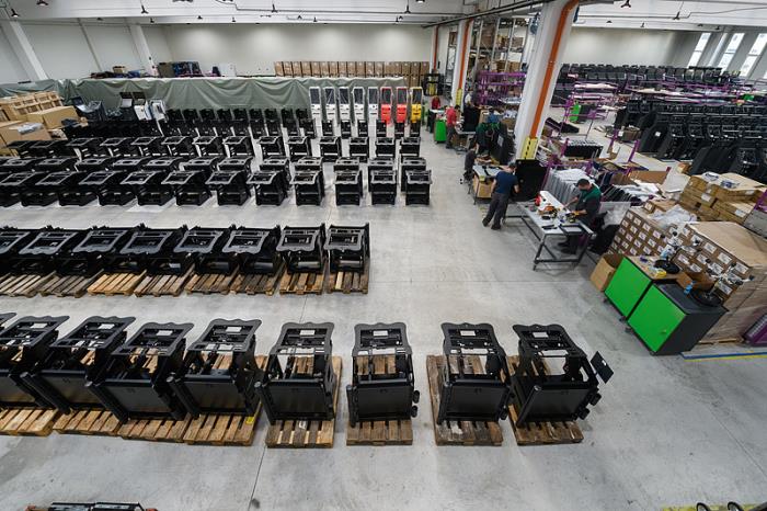 “万海503”号新进展！超900个集装箱损坏严重！