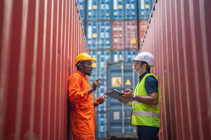 首航告捷!乌鲁木齐至纳沃伊国际货运航线开通(跨境电商国际空运包裹先行) 首航告捷!乌鲁木齐至纳沃伊国际货运航线开通(跨境电商国际空运包裹先行)