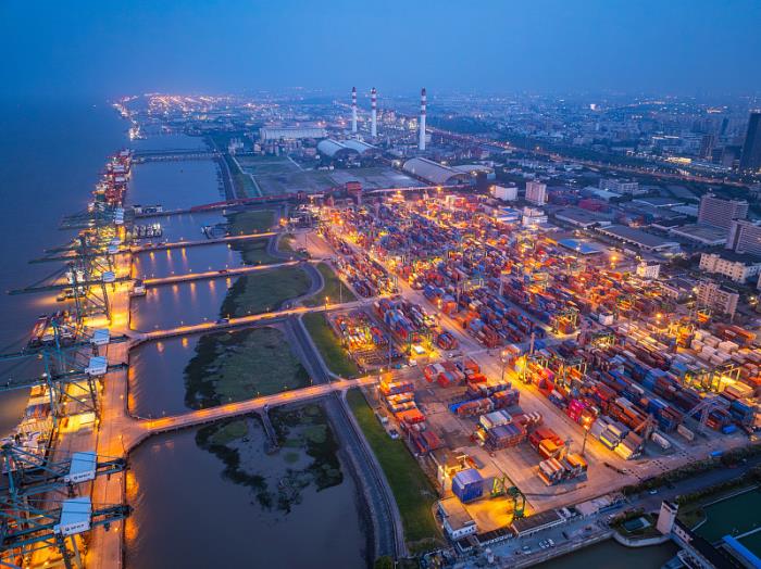 重要军事演习，任何船舶禁止驶入！