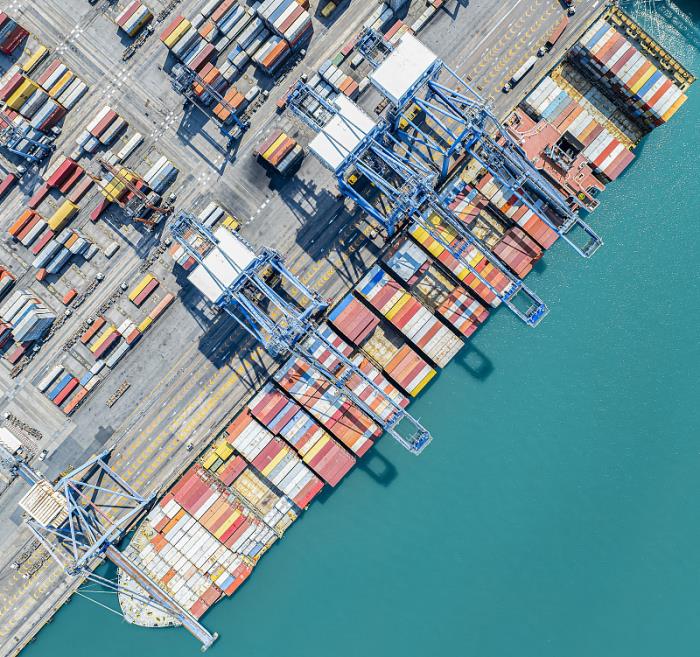 俄罗斯货轮黑海遭袭，普京称将予以回应