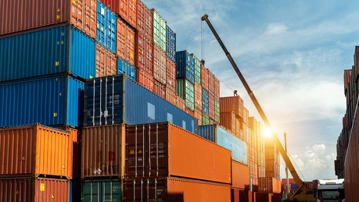 中远海能：徐葳、章雷任副总经理