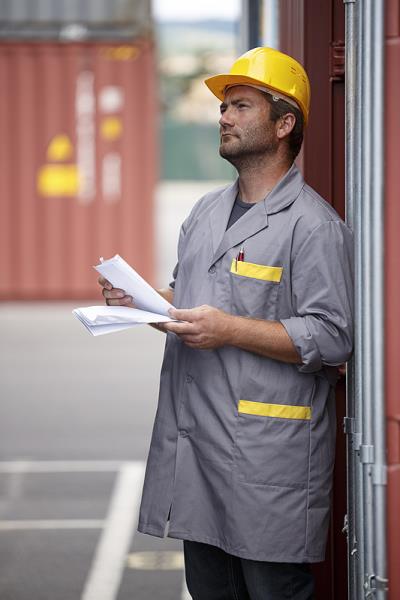 73岁男子凌晨从船上落水，警方：恐已遇难