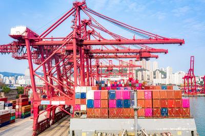 多艘美国商船被困波斯湾！