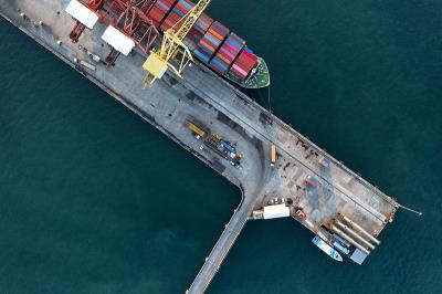 停火以来，两天仅10艘船只通过霍尔木兹海峡