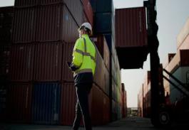 酒采纳中国广东广州国际物流运抵美国新奥尔