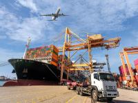 深圳到芝加哥客机腹舱带货