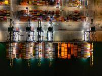 硬糖选用广东广州跨国货运运抵美国洛杉矶