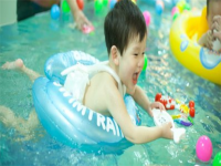 德科婴儿游泳——增强少儿健康的体魄，让孩子更活泼