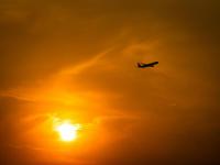 深圳到蒂内克生鲜冷链空运