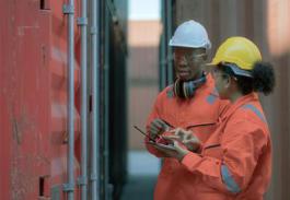 嵩洲物流（深圳）有限公司简单内容