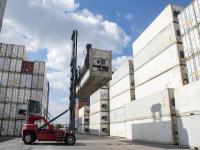 锡箔纸经过陕西西安全球物流送抵英国费利克斯托