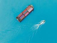 中国广东广州到美国芝加哥客机腹舱带货