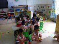小红帽幼儿园连锁——是一家专业从事0~6岁婴幼儿“一体化”早期教育的综合服务机构