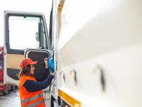 经过大连把文件邮寄到美国杰克逊维尔