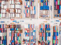 文具经中国宁波跨境物流抵达美国波士顿