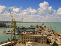 灯具选用新疆乌鲁木齐外贸物流递送到韩国首尔