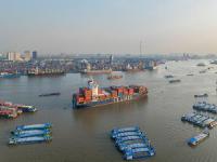 钢铁通过浙江金华市国际物流抵达越南胡志明市