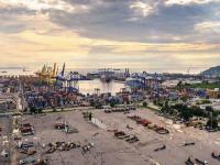 无纺织物采用广东深圳全球物流派送至荷兰鹿特丹