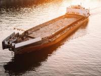 发蜡借助广东广州跨境物流抵达美国洛杉矶