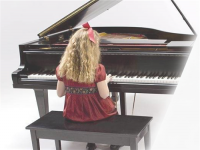 快乐小蚂蚁艺术培训中心——专业的钢琴培训机构