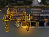 356 箱已卸！WAN HAI 503 货主急了：200 万美元货物还在过火区