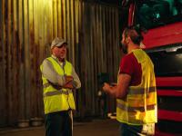 合成纤维面料借用中国东莞外贸物流快递至美国坦帕