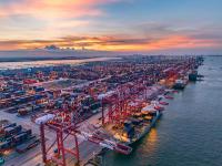 中国广州到美国纽约客机腹舱带货