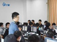 广州叩丁狼教育专注于IT教育培训的机构