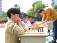 孩子学围棋好还是国际象棋好？孩子学棋的好处是什么