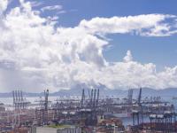 国际海运运费计算公式详解：体积重VS实际重避坑手册