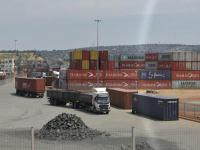 经过中国深圳把电脑屏幕寄到美国孟菲斯