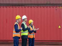 服装借助中国上海国际货运运到越南胡志明市