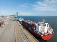 基础化工品借用广东广州国际快递运输到新加坡