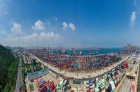 公交车“兼职”送快递 如何打开城市物流配送新格局？