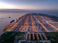 太阳能电池板利用广东东莞国际运输派送至德国汉堡