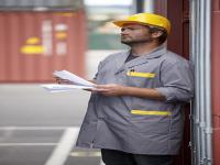 73岁男子凌晨从船上落水，警方：恐已遇难