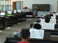 星海琴行幼儿钢琴是国内知名的品牌琴行艺术教育机构
