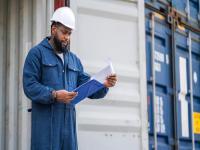 中国贸促会副会长张慎峰在上海出席“凤凰涅槃宏图展 中部崛起再出发”湖北专场招待会